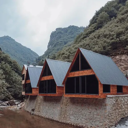 Lodge Kozlucabungalov Eskiomerler